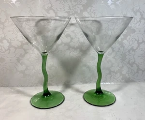Juego de 2 vasos Libbey Courbe Martini verde vástago zig zag cuenco transparente - Imagen 1 de 6