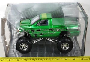 1 Badd Ride Truckin' Dodge Ram SRT10 Show And Go Off Road 4X4 Green Diecast 1:24 - Picture 1 of 14