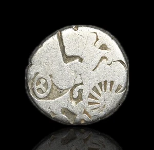 INDIA. Magadh Janapada Mayuriyan, Silver punch marked coin, 322-185 B.C. - Picture 1 of 2