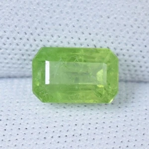 2.42 ct MASSIVE GREEN / NATURAL GROSSULAR GREEN GARNET - Octagon Gemstone !! - Picture 1 of 3