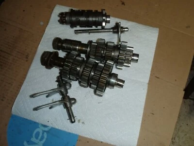 Yamaha YZ 400 D 1977 transmissão caixa de câmbio garfos câmbio tambor engrenagens eixos - Imagem 1 de 3