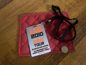 U2 VIP 2010 "360 Tour" Laminated Pass NM - Picture 1 of 3