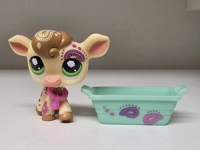 Littlest Pet Shop #1066 POSTCARD Pet PAISLEY Cow GREEN Eyes LPS Hasbro - Image 1 of 3