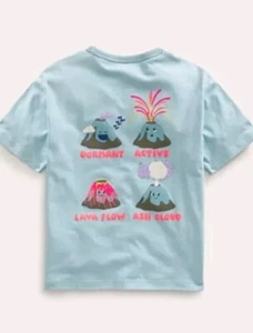 MINI BODEN BOYS Camiseta Delantera y Trasera Turmalina Azul Montaña 6-7 AÑOS TOTALMENTE NUEVA - Imagen 1 de 6