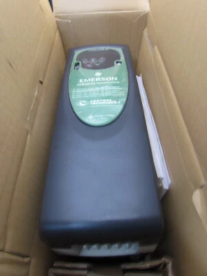 SKD3200400 Control Techniques Commander SK 4kW Inverter Drive 200-240V AC 3PH - Image 1 of 3