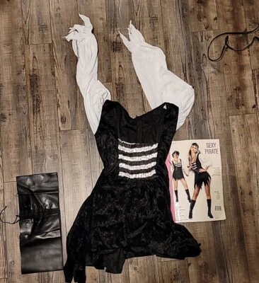 Sexy Pirate Costume Adult Women's Used Size Small - Image 1 of 4