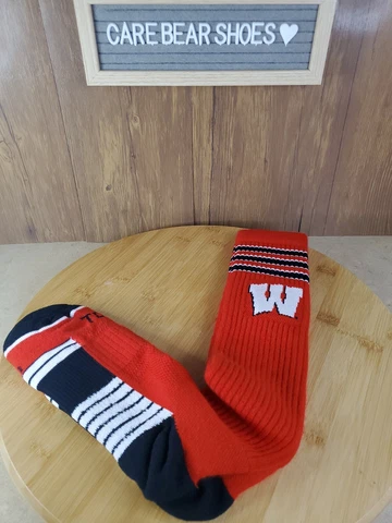 NWT TCK COMFORT WISCONSIN BADGERS RED/BLACK STRIPE KNEE HIGHS WOMEN'S 5-9.5 Cover