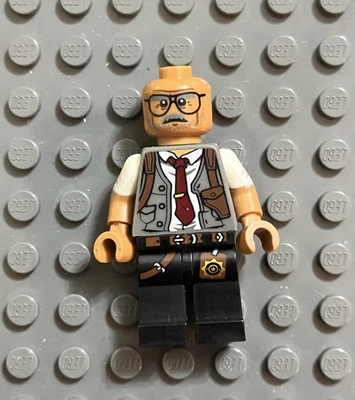 LEGO Lt. James Gordon Officer Dark Red Tie BATMAN FBI DEA Detective Dark Skin - Image 1 of 3
