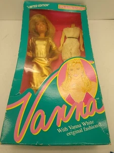 MUÑECA DE MODA VANNA BLANCA 12" RUEDA DE LA FORTUNA AÑOS 90 muñecas Barbie compras en casa - Imagen 1 de 10