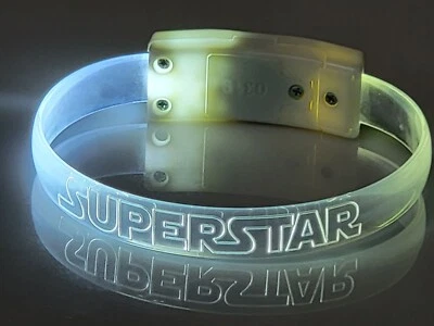 4x Superstar LED Light Up Wristband Bracelet Glow In The Dark Star Party Favor - Image 1 of 3
