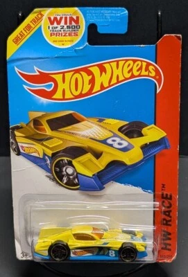 Hot Wheels #153 HW Race-Thrill Racers 2014 FORMUL8R variante amarilla con Pr5Sp negro Foto 1 de 2