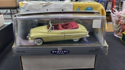 NIB 2001 1949 MERCURY COVERTIBLE 1/24 DIECAST CLASSIC METAL WORKS W DISPLAY CASE - Image 1 of 4