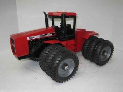 1/16 CASE I-H 9370 w/TRIPLES NO BOX 1995 vintage - Image 1 of 3