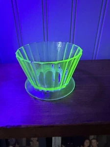 Tazón Sherbet acanalado vidrio vaselina de colección - Imagen 1 de 6