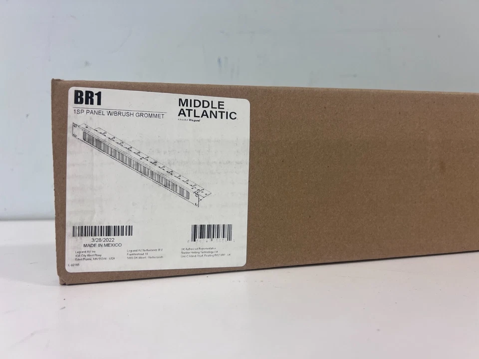 Middle Atlantic BR1 1SP Horizontal Panel w/ Brush Grommet 1-3/4"x 19"x 2.92" - Image 1 of 1