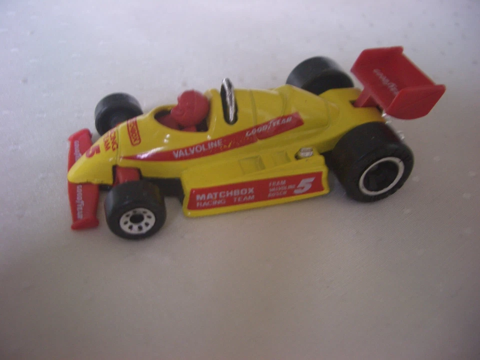 Matchbox F 1 Racer 1984 Modellauto 1:55 - Bild 1 von 1