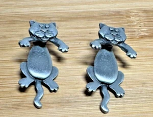 JJ Jonette Jewelry Hanging Cat Pierced Earrings 3D Pewter Signed - Picture 1 of 3