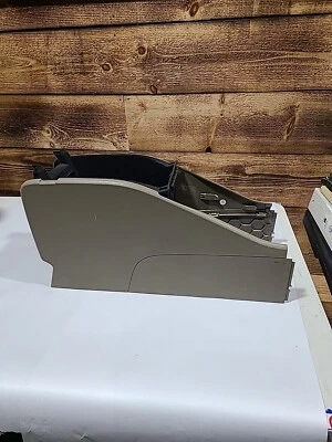 2011 Volvo XC70 Center consule Compartment And Side Trim Beige - Image 1 of 4