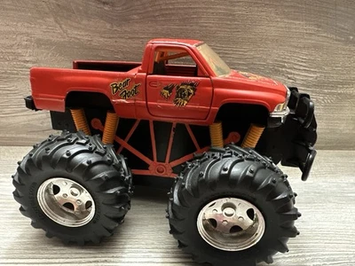 Monster Truck de fricción Tootsietoy de colección años 80 pie de oso Dodge Ram *necesita trabajo* Foto 1 de 4