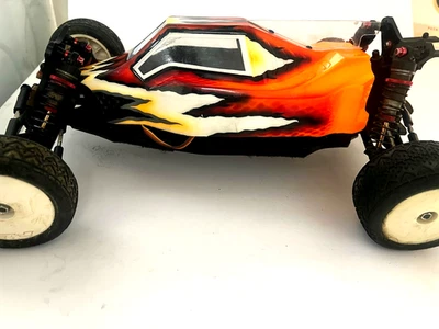 TLR rc buggy  Racer - Image 1 of 3