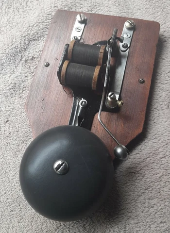 OLD VINTAGE ELECTRIC DOOR BELL BUTLER BELL TATTOO PARLOUR SHOP TATTOO GUN Cover