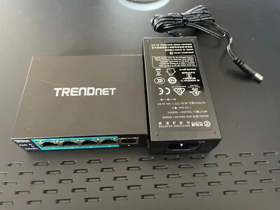 TRENDnet TE-FP051 5-Port Fast Ethernet Long Range PoE+ Switch with power supply - Image 1 of 2