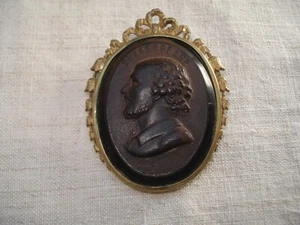 Antique Shakespeare Cameo Brooch in Hardwood / Gutta Percha - Picture 1 of 8