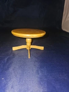 Dollhouse Miniature Oak Round Kitchen Table 1:12 mini home decor wood box - Picture 1 of 5