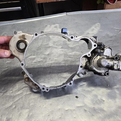 Крышка внутреннего сцепления двигателя 1990 Yamaha Yz250 - Изображение 1 из 4