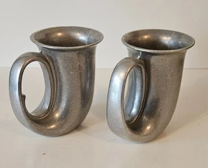 Juego de tazas de cuerno de peltre Wilton Armetale de colección de (2) 5" de alto hechas en EE. UU. DEBE VERSE - Imagen 1 de 7