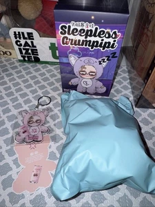 Sleepless Grumpipi Plüsch Serie-Qi Qi-offene Box/versiegelte Tasche US-Verkäufer rosa - Bild 1 von 4