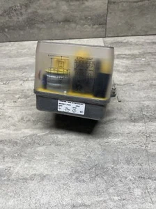 Actuador de accionamiento de motor SAUTER AR30W23 F020, 24 VAC 4,3VA 90* 120 segundos, nueva lectura - Imagen 1 de 16