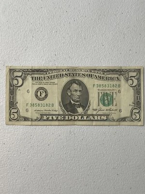 Series 1985 $5 Dollar federal reserve notes F38583182B - Image 1 of 2