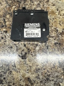 Siemens ITEQ120 120V Circuit Breaker - Picture 1 of 8