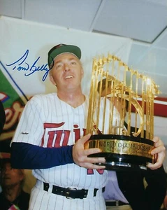 GFA Minnesota Twins WS Champ * TOM KELLY * Signed 8x10 Photo TK2 COA - Picture 1 of 1