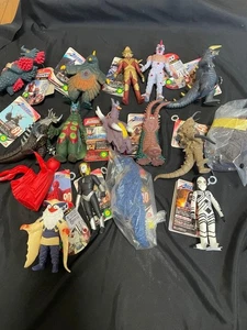 Ultraman Hero Monster Series Lot 24 Figuren (New Man to G) - Bild 1 von 9