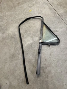87-91 Ford Truck Bronco Vent Wing Window Driver OEM 1987-1991 - Picture 1 of 6