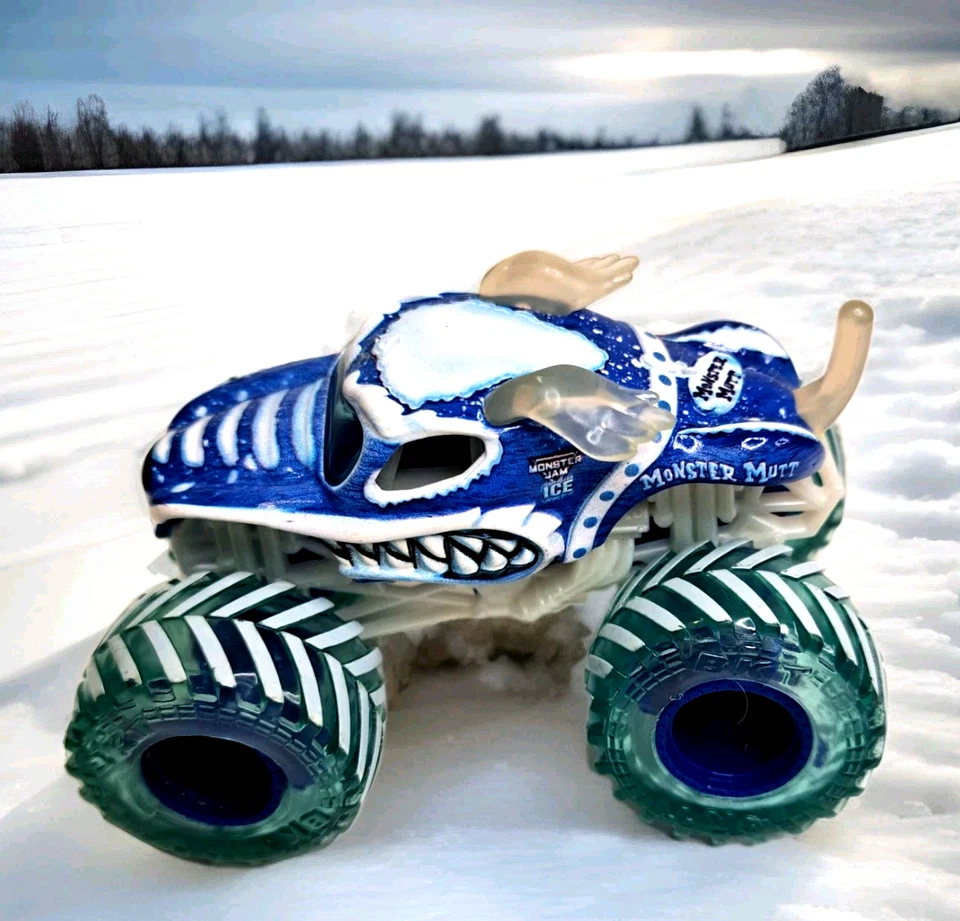 Spin Master Monster Jam Fire & Ice Mutt грузовик ТОЛЬКО ЛЕД отдельная игрушка синий белый - Изображение 1 из 4