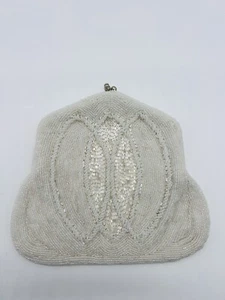 VINTAGE WHITE BEADED CLUTCH PURSE WITH HOOKS FOR STRAP DETAILED WEDDING FORMAL - Picture 1 of 8