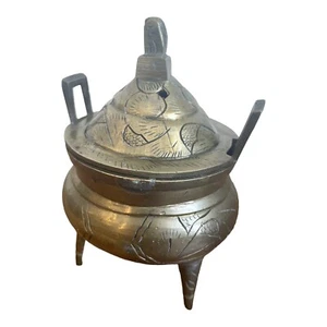 VINTAGE CHINESE CARVED BRASS INCENSE HOLDER ETCHED BRASS ANTIQUE - Picture 1 of 10