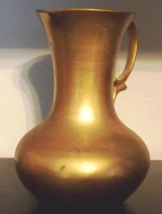 JARRÓN JARRÓN DE JARRA DE AGUA DE COLECCIÓN DE LATÓN SÓLIDO CON MANGO - DE LA INDIA - Imagen 1 de 2
