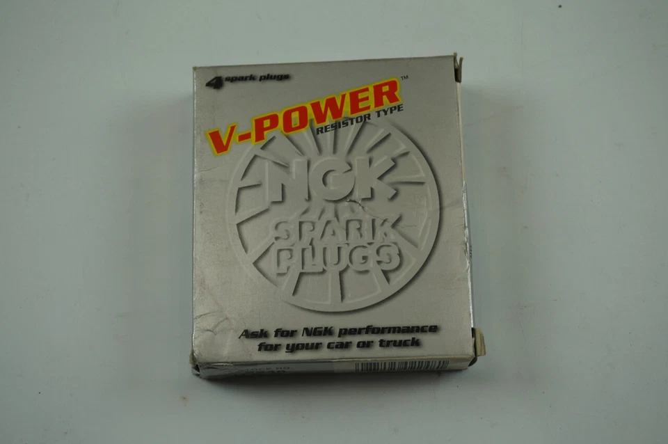NGK V POWER UR55 SPARK PLUGS PACK OF 4 #2248 NOS - Изображение 1 из 4