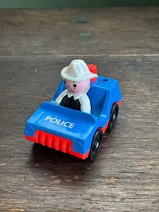 Fisher Price Little People Police Car & Police Chief - Picture 1 of 3