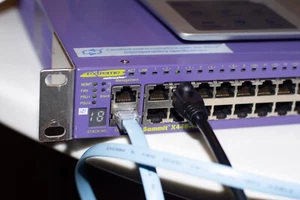 Extreme X-440-48T layer 3 switch 48 ports, factory reset, tested 1-year warranty - Picture 1 of 16