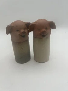 UCTCI JAPAN Happy Pig Salt & Pepper Shakers Stoneware Pottery Vtg 1970s RARE - Picture 1 of 4
