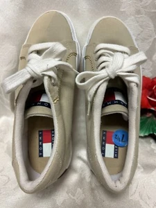 NEW-Tommy Hilfiger-Women-  Lace up- Tennis Tan Canvas  W-71106S- Shoes- US 7.5M - Picture 1 of 12