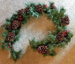 Holiday Inspirations Kiefer mit Tannenzapfen & Beeren 72" Girlande-NEU  - Bild 1 von 4