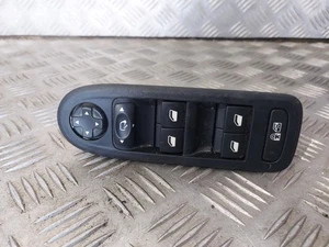 Bouton commande lève vitre Avant Gauche - CITROËN C5 II (2) X7 - De 06-2008 - Picture 1 of 3