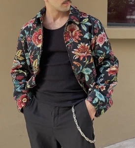 Única Chaqueta Bomber Zara Hombre Talla L Forrada Negro Floral Abrigo Abotonado - Imagen 1 de 17