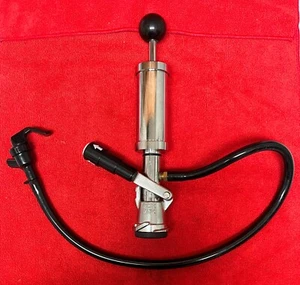 Pompa a mano Micro Matic per rubinetto barile birra cromato articolo molto pulito - Foto 1 di 5